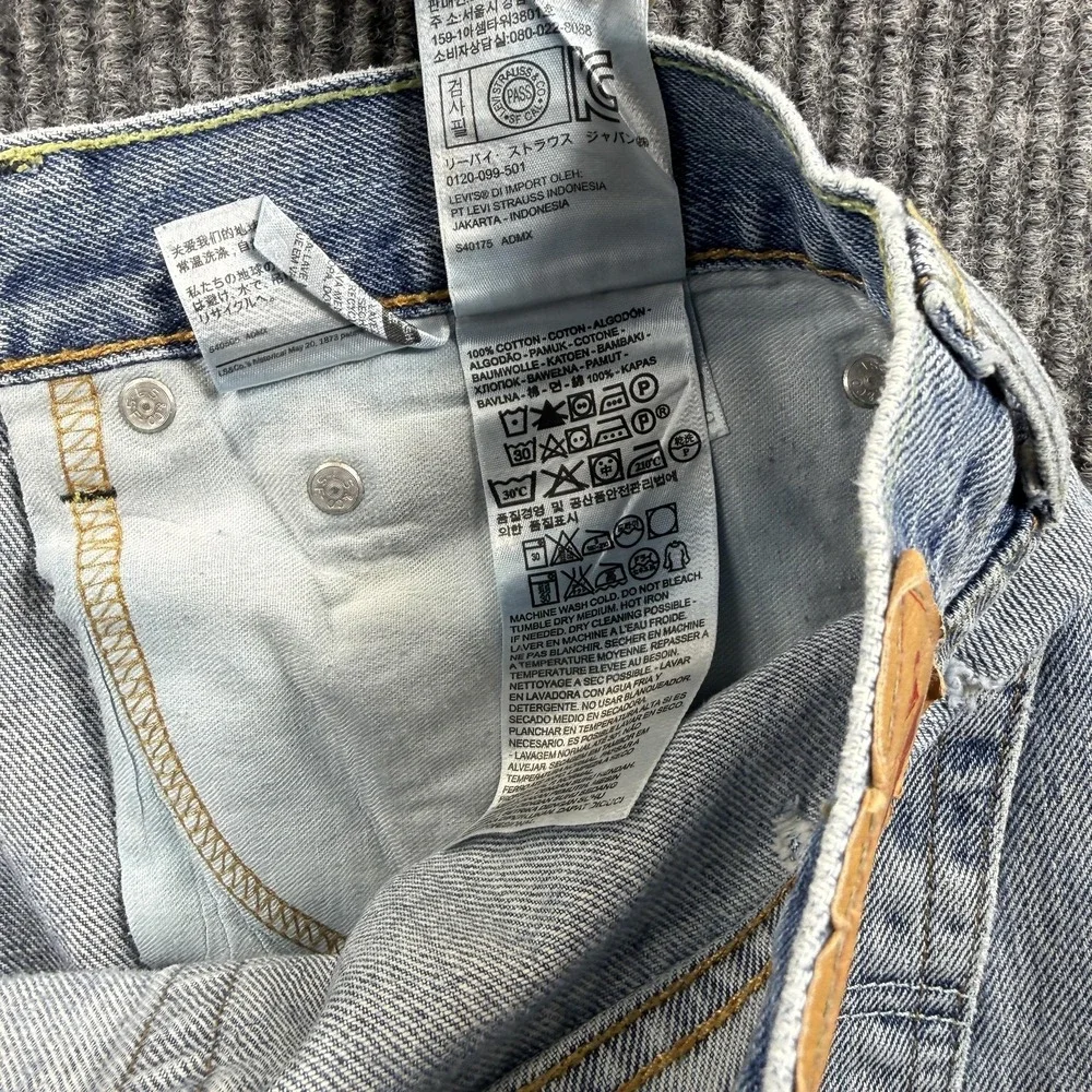 Levis 505 Jeans Mens 34x29 Light Wash Blue‎ Straight Leg Denim Distressed Casual
